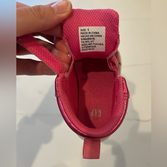 GAP Toddler Metallic High-Top Sneakers (Size 5) - Sizzling Fuschia - Picture 2 of 4
